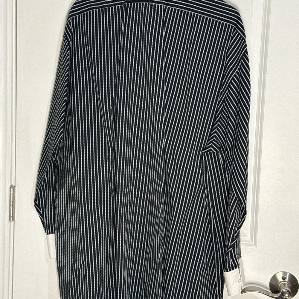 Men's Black and White Striped Shirt - Picture 8 of 9